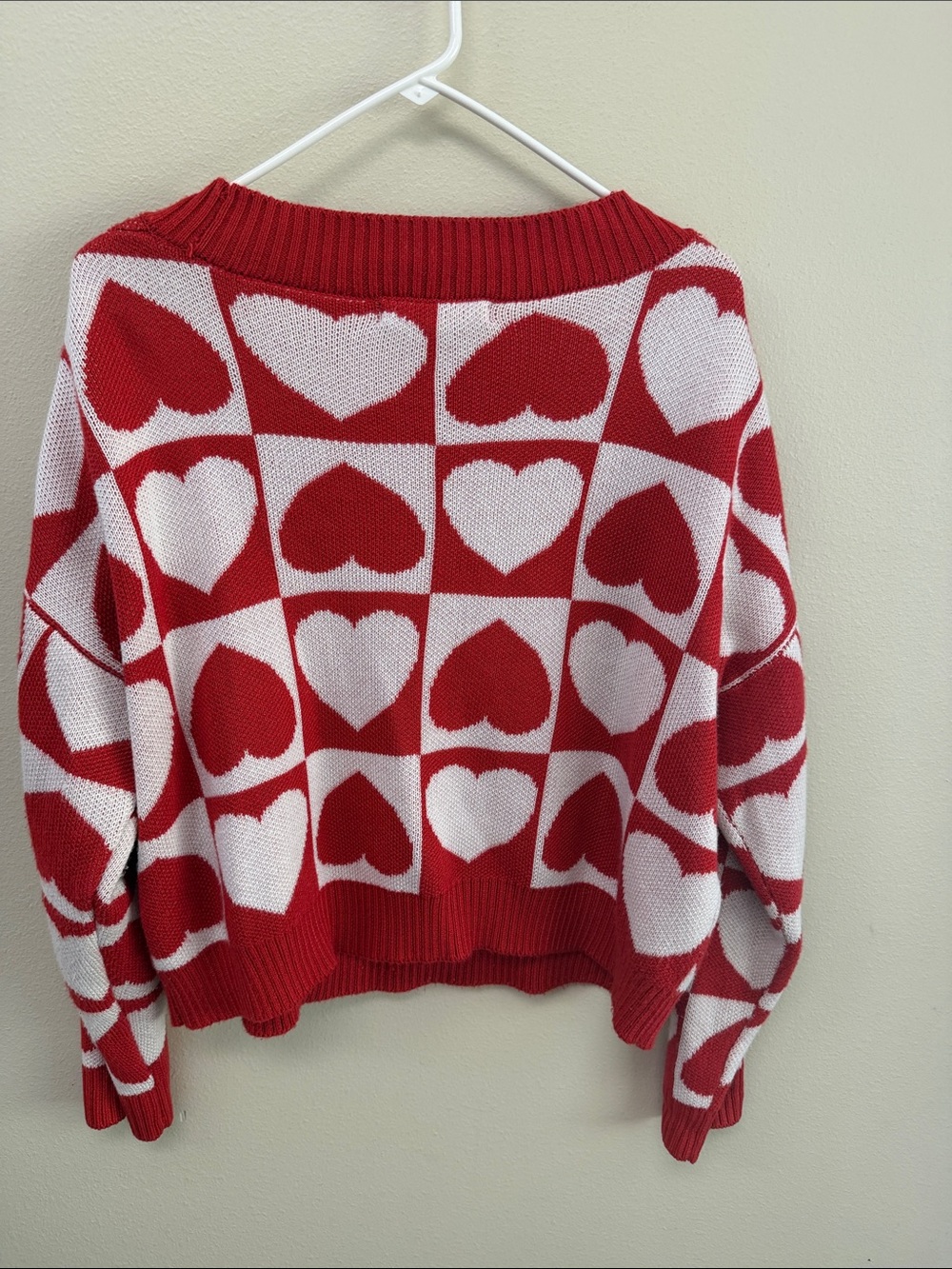 Red & White Heart Pattern V‑Neck Sweater by Madden NYC SzXXXL - Picture 3 of 4